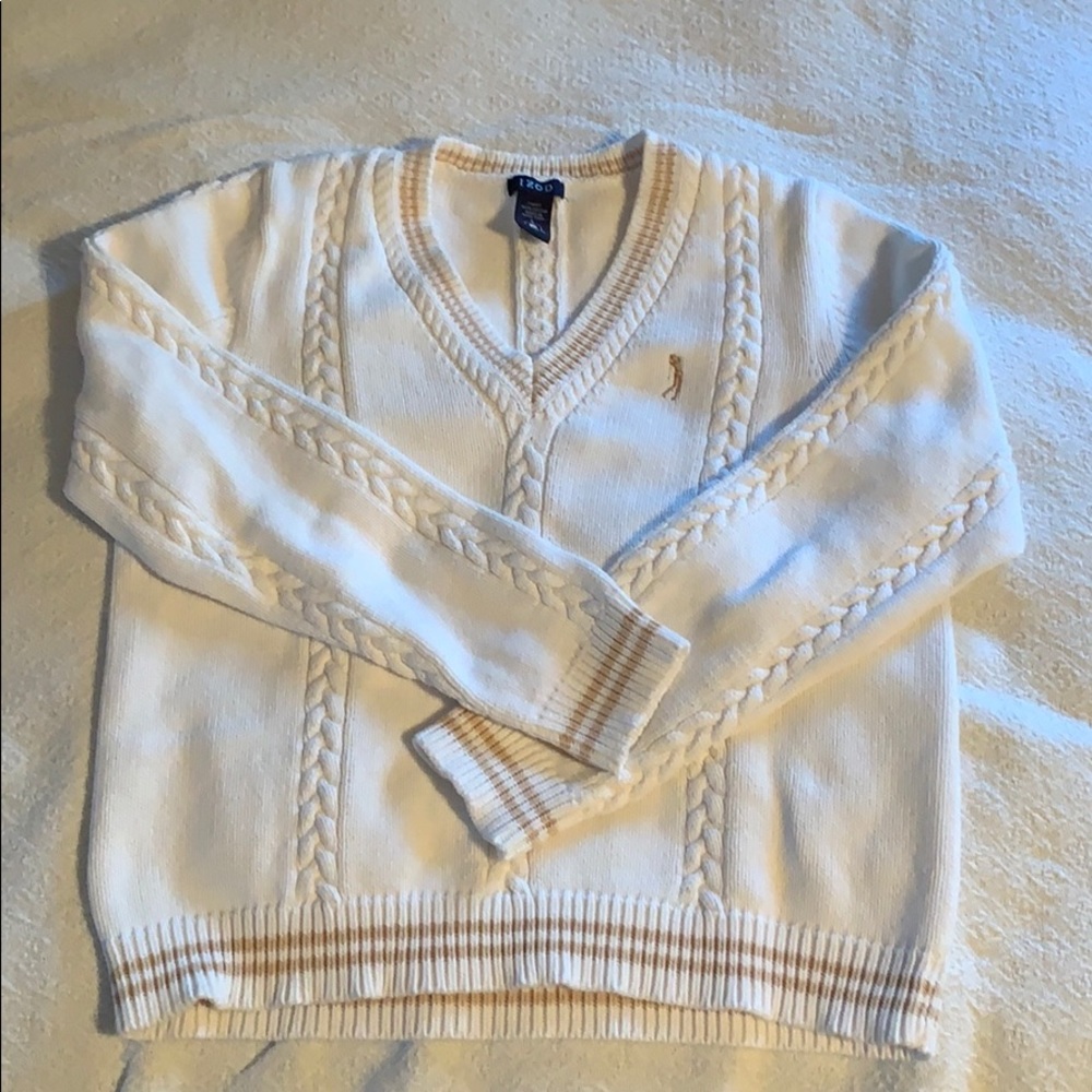 V neck sweater